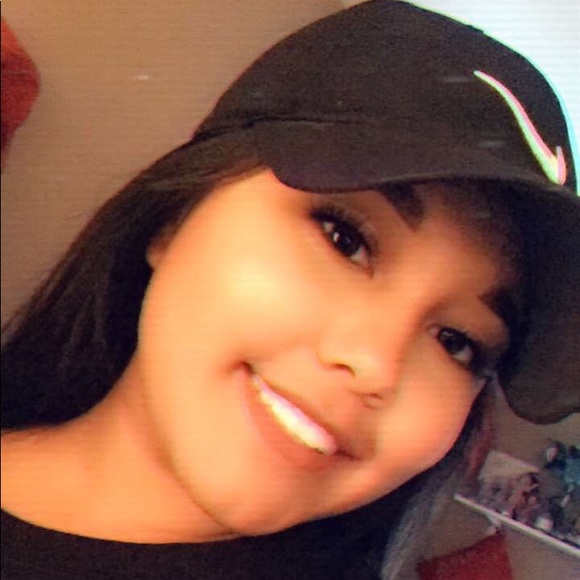 Meet your Posher, Elvira - Picture 1 of 1